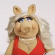 The Muppets - Miss Piggy - Kissy, kissy! MWAH